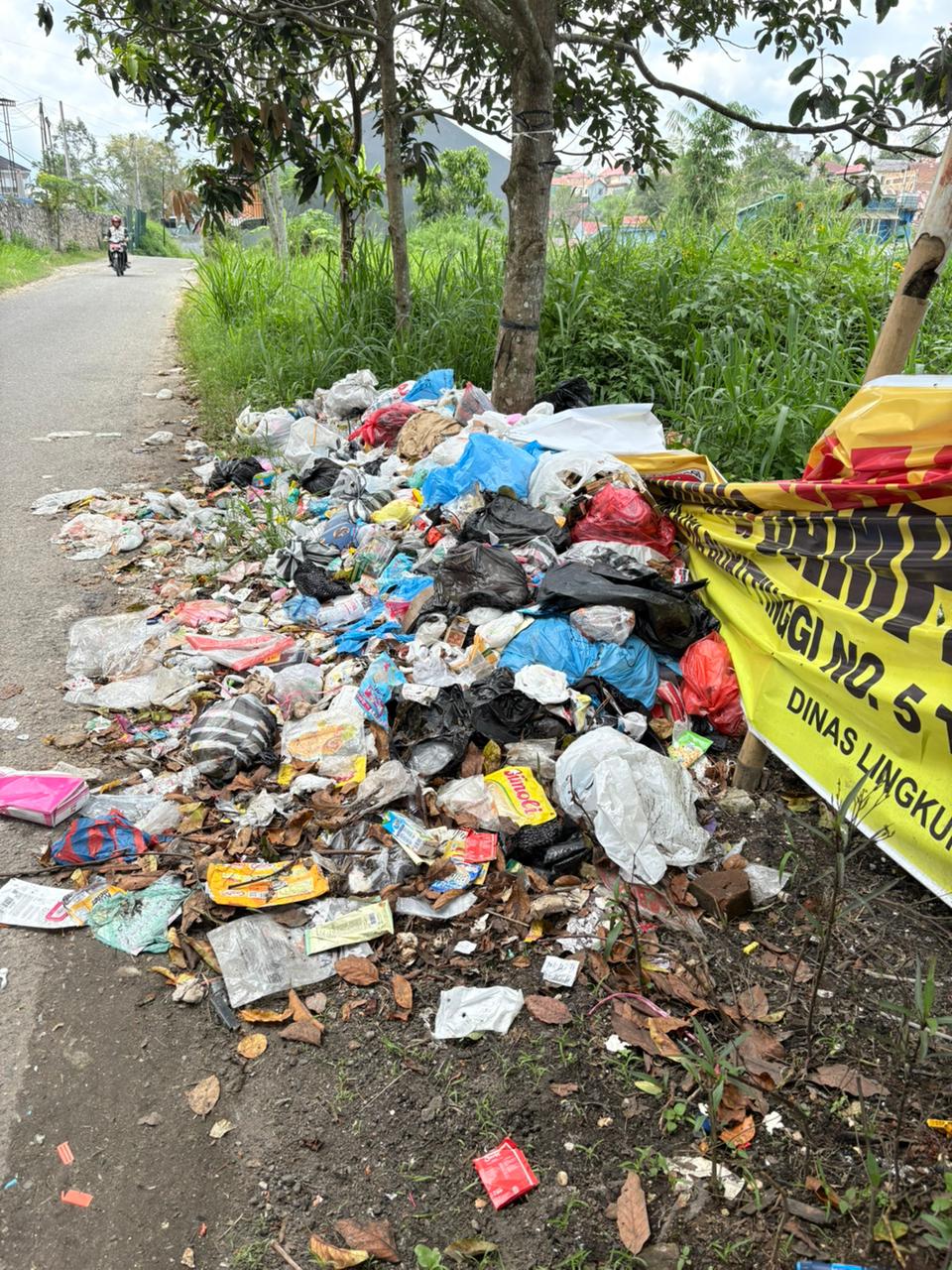 Tumpukan sampah di lokasi observasi